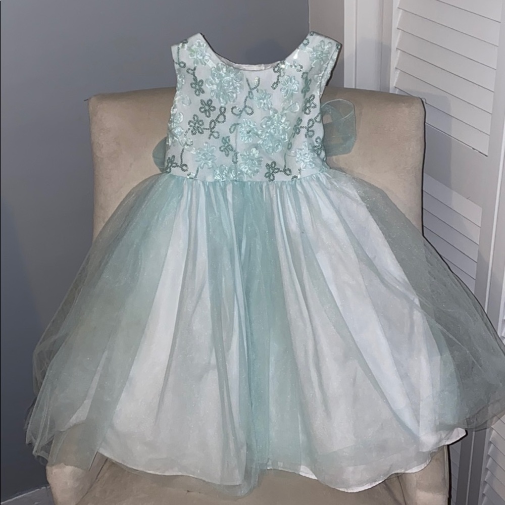 Girls formal dress, size 4